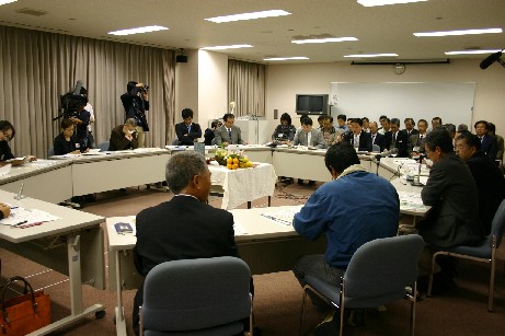 香南市での座談会の様子