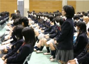 「対話と実行」座談会での学生の発言シーン