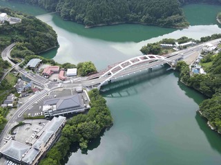 開通後の大栃橋（２）