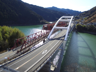 開通後の大栃橋（１）