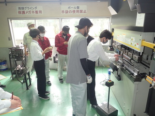 ３オート