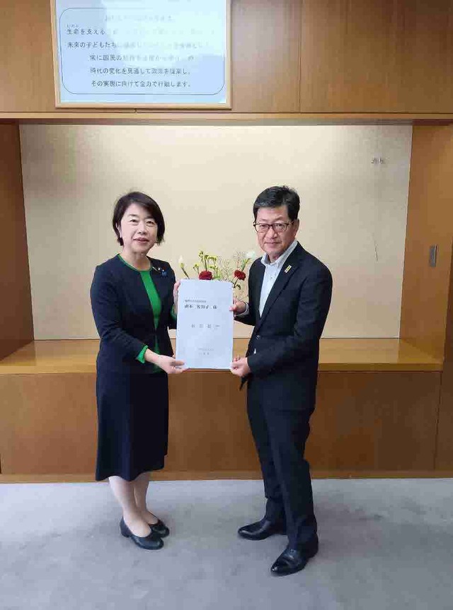 250508_農林水産大臣政務官 手交