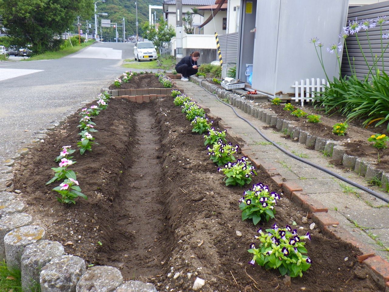 保育園(花植え後) 保育園(花植え後)