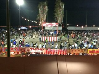 祭り会場の様子