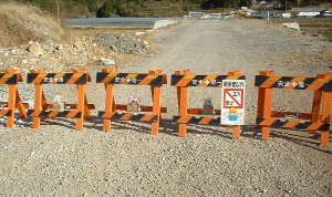 40_木製バリケード