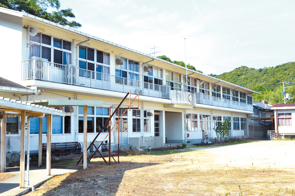 小学校をリノベーションしたコールセンター